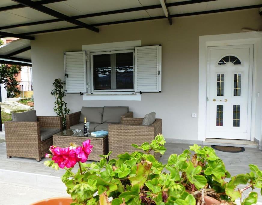 Michaels Flower House Kanali  Ngoại thất bức ảnh